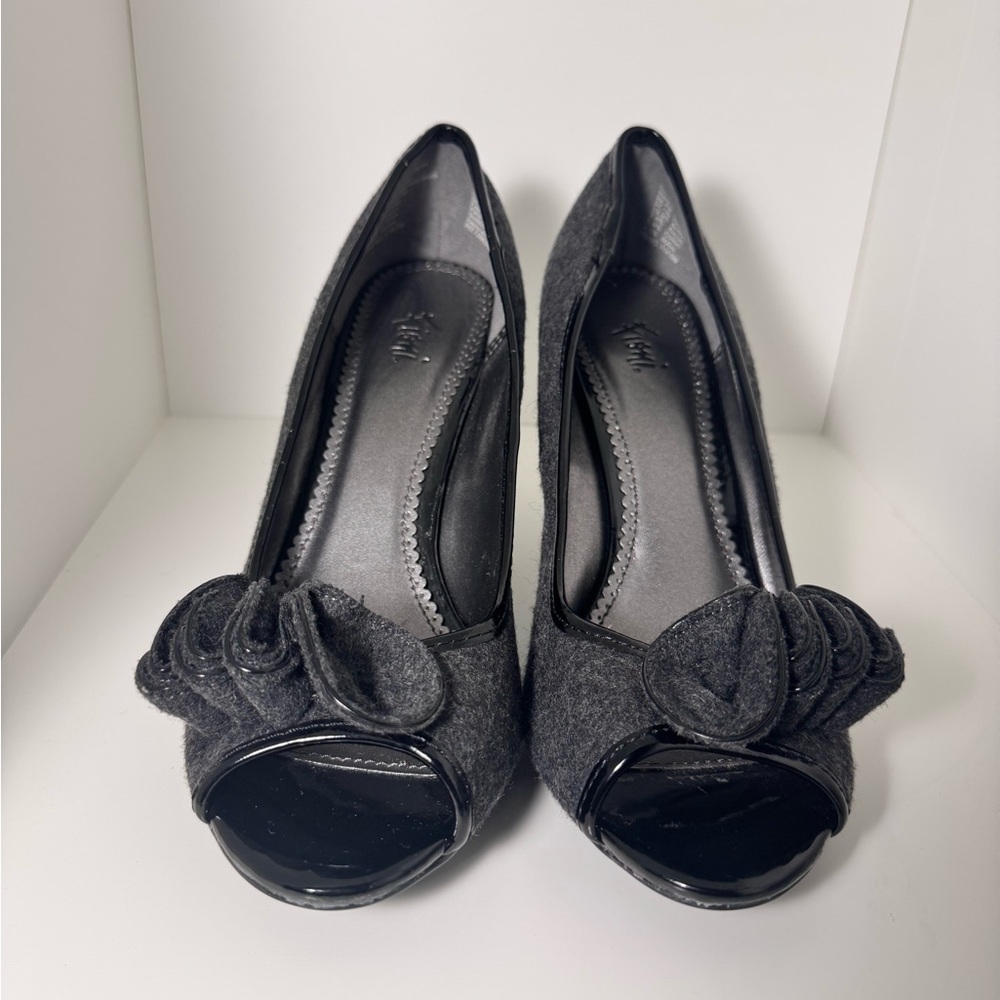 FIONI Clothing Black Peep-Toe Heels with Bow